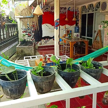 Deoplet Homestay & Gallery ยอกยาการ์ตา ภายนอก รูปภาพ