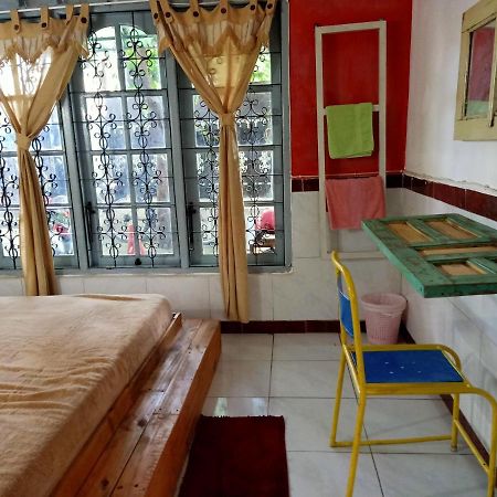Deoplet Homestay & Gallery ยอกยาการ์ตา ภายนอก รูปภาพ