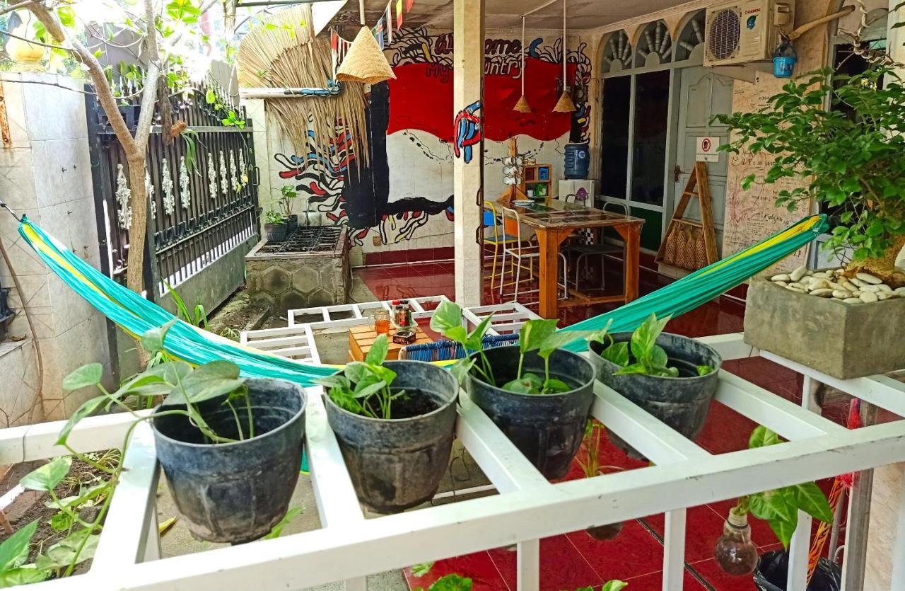 Deoplet Homestay & Gallery ยอกยาการ์ตา ภายนอก รูปภาพ