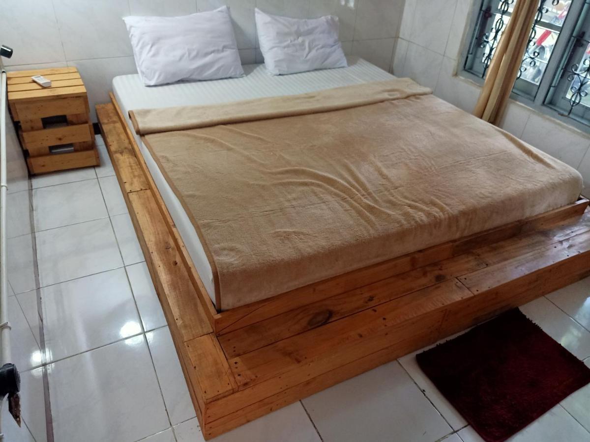 Deoplet Homestay & Gallery ยอกยาการ์ตา ภายนอก รูปภาพ