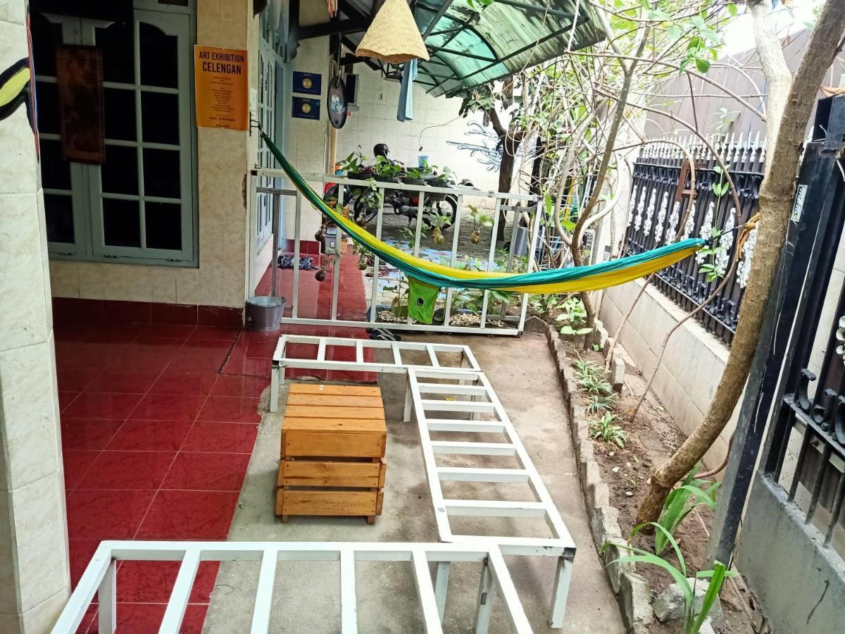 Deoplet Homestay & Gallery ยอกยาการ์ตา ภายนอก รูปภาพ